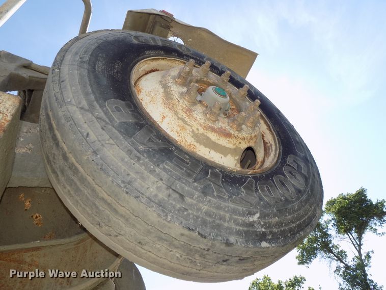 image for item DG2623 1999 Kenworth  ready mix truck