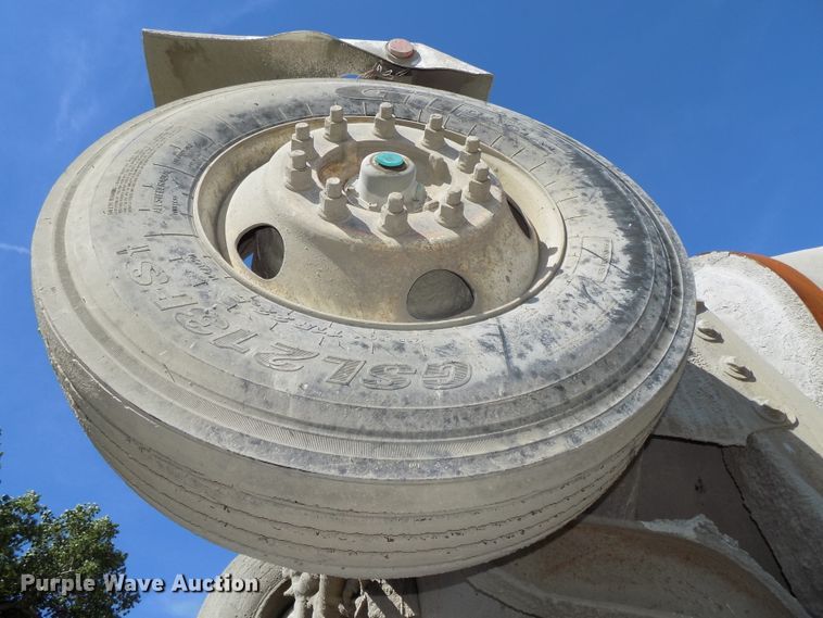 image for item DG2623 1999 Kenworth  ready mix truck