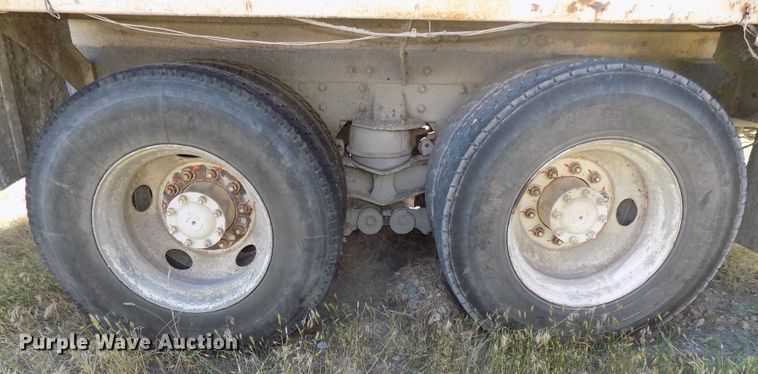 image for item DG2623 1999 Kenworth  ready mix truck