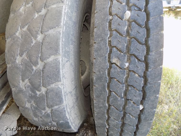 image for item DG2623 1999 Kenworth  ready mix truck