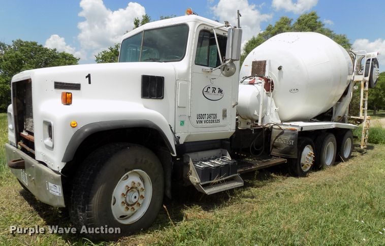 image for item DG2629 1997 International 5000SFR  ready mix truck