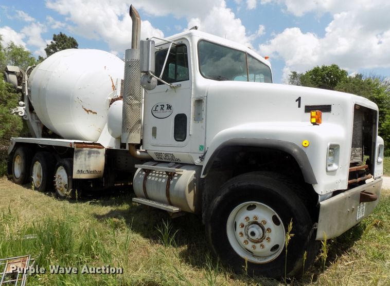 image for item DG2629 1997 International 5000SFR  ready mix truck