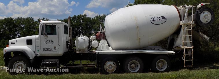 image for item DG2629 1997 International 5000SFR  ready mix truck