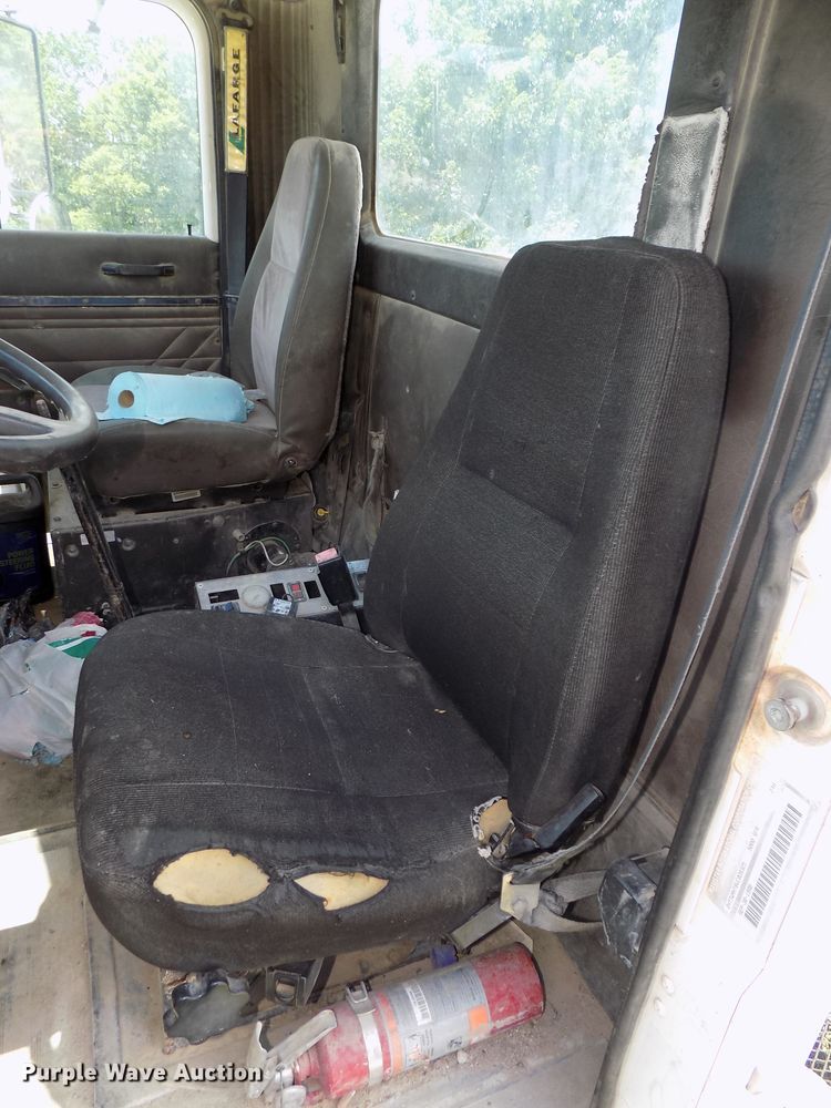 image for item DG2629 1997 International 5000SFR  ready mix truck