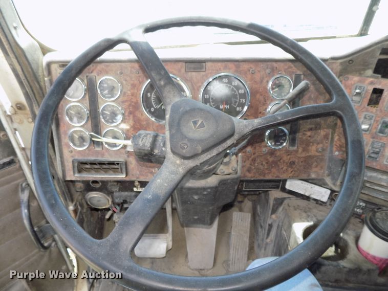 image for item DG2629 1997 International 5000SFR  ready mix truck