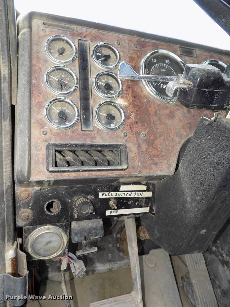 image for item DG2629 1997 International 5000SFR  ready mix truck