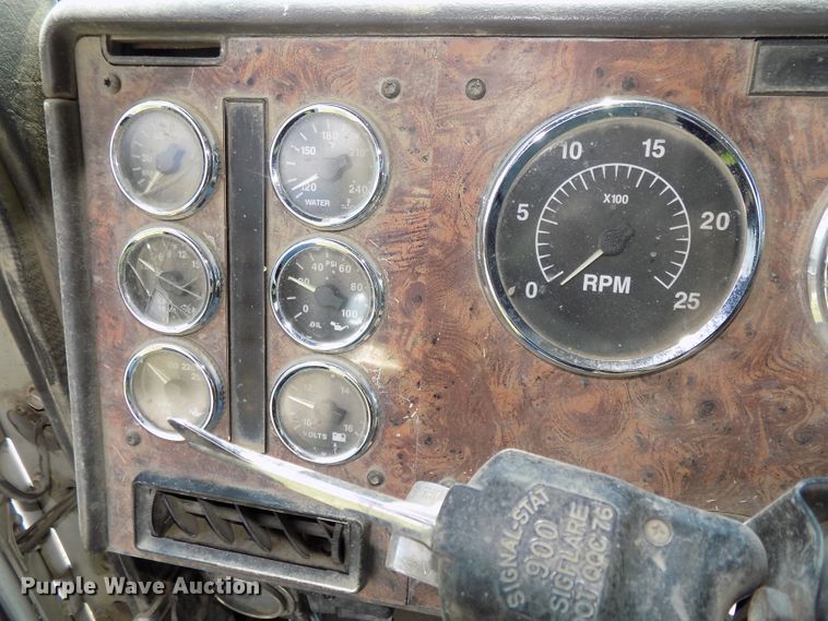 image for item DG2629 1997 International 5000SFR  ready mix truck