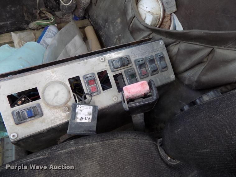 image for item DG2629 1997 International 5000SFR  ready mix truck