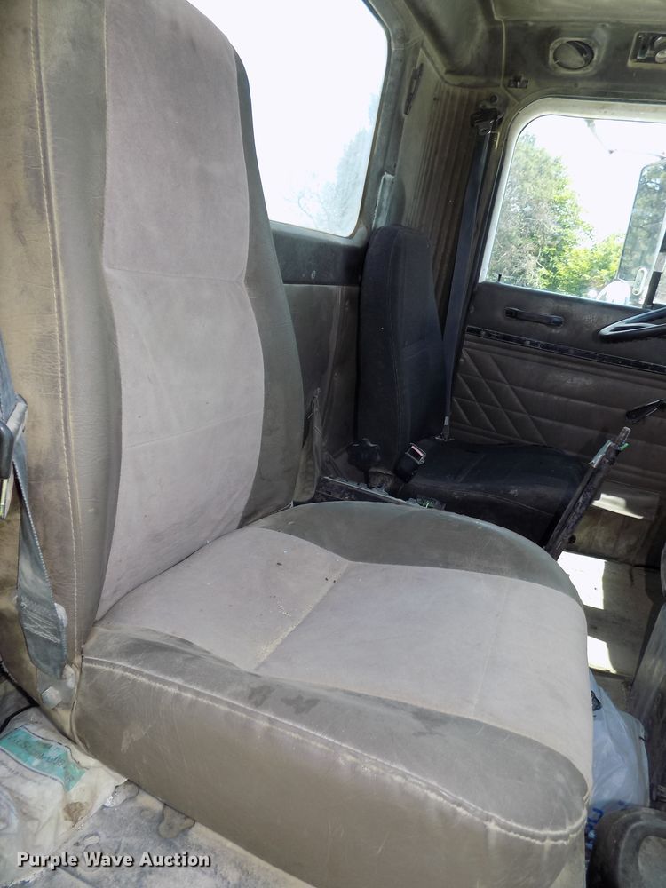 image for item DG2629 1997 International 5000SFR  ready mix truck