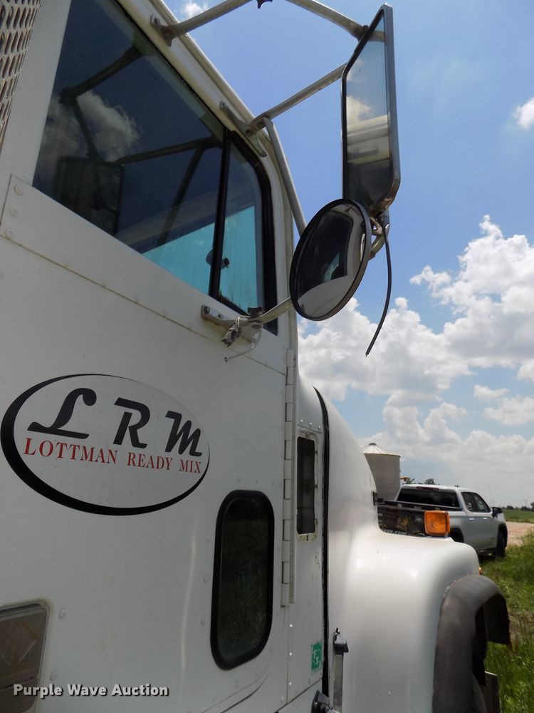 image for item DG2629 1997 International 5000SFR  ready mix truck