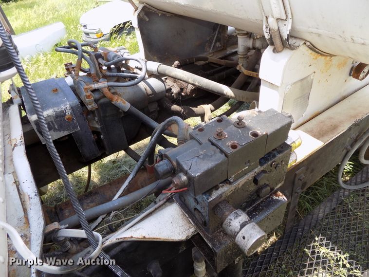 image for item DG2629 1997 International 5000SFR  ready mix truck