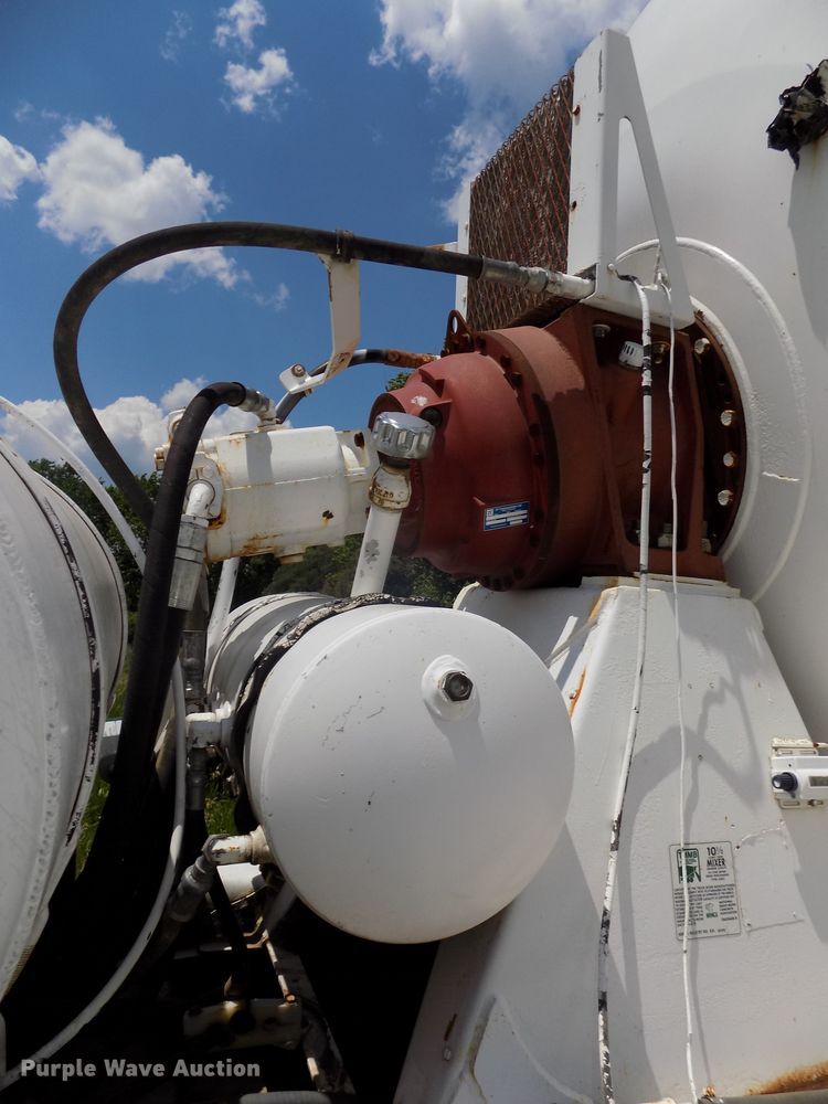 image for item DG2629 1997 International 5000SFR  ready mix truck