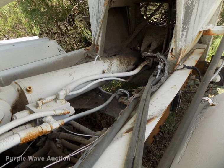 image for item DG2629 1997 International 5000SFR  ready mix truck