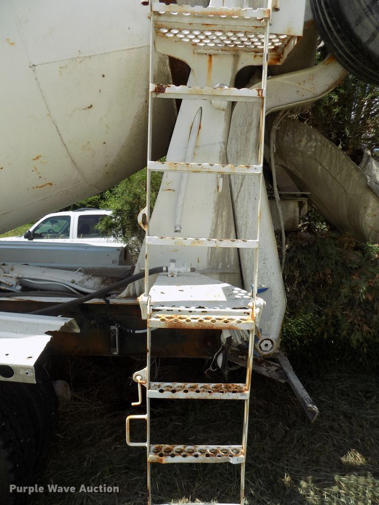 image for item DG2629 1997 International 5000SFR  ready mix truck