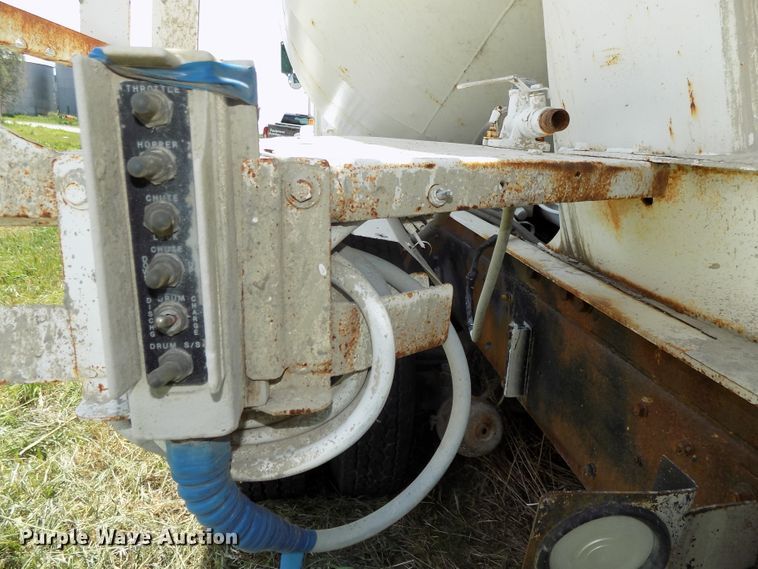 image for item DG2629 1997 International 5000SFR  ready mix truck