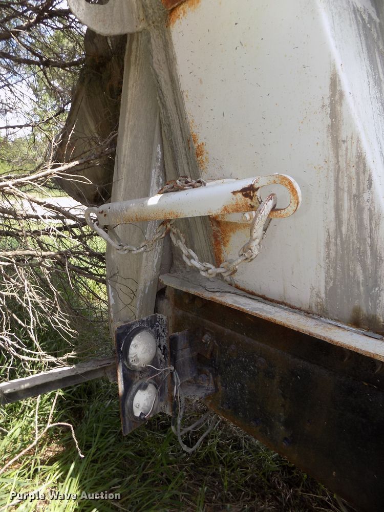 image for item DG2629 1997 International 5000SFR  ready mix truck