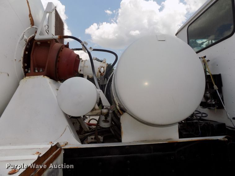 image for item DG2629 1997 International 5000SFR  ready mix truck