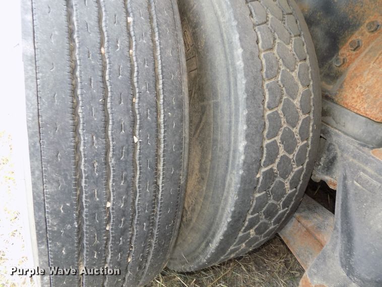 image for item DG2629 1997 International 5000SFR  ready mix truck