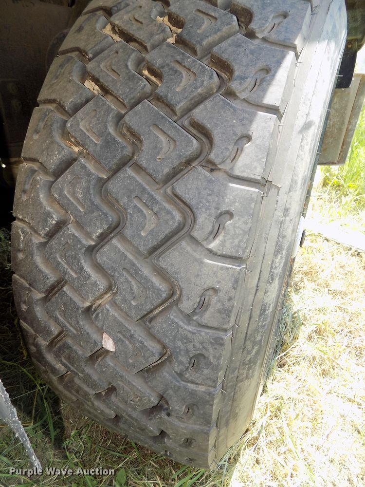 image for item DG2629 1997 International 5000SFR  ready mix truck