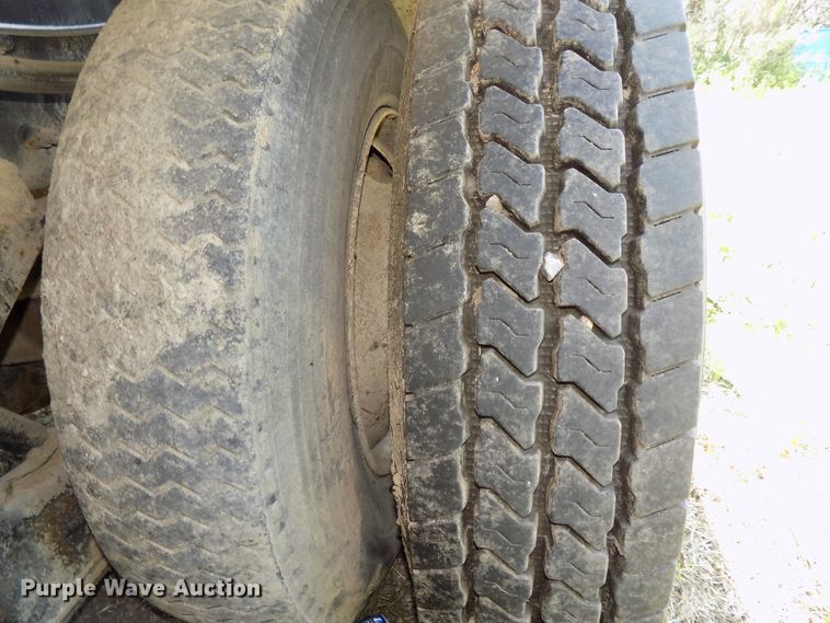 image for item DG2630 2000 Sterling L-Line  ready mix truck