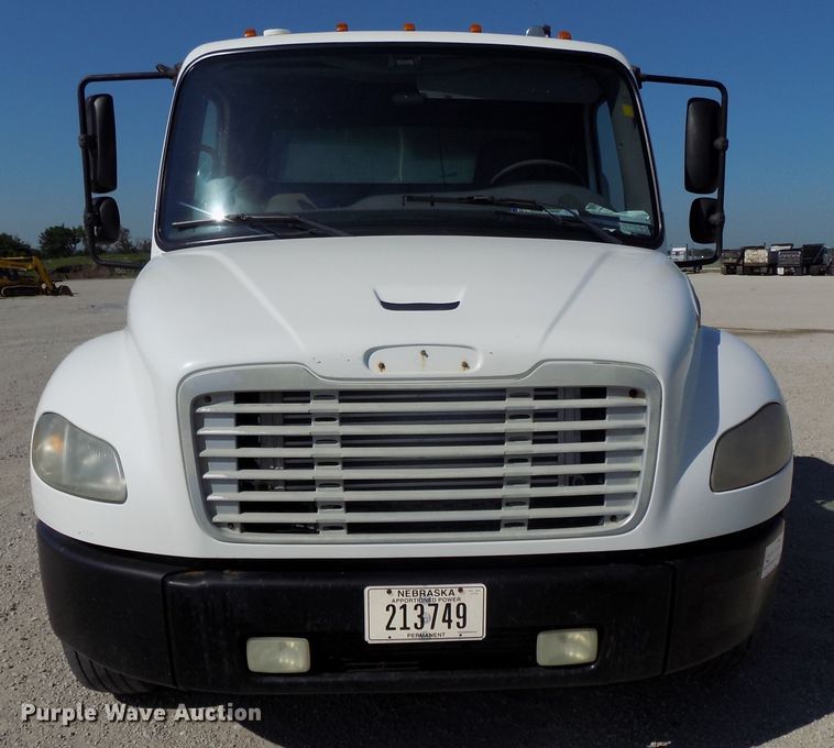 image for item DG2631 2005 Freightliner Business Class M2  dump truck