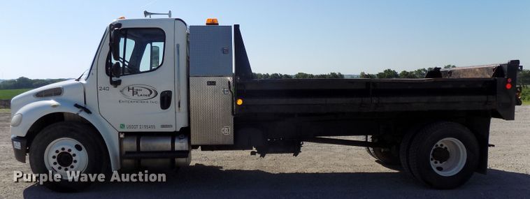 image for item DG2631 2005 Freightliner Business Class M2  dump truck