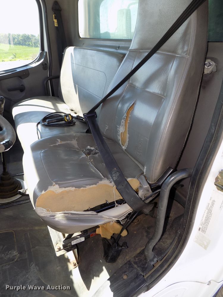 image for item DG2631 2005 Freightliner Business Class M2  dump truck