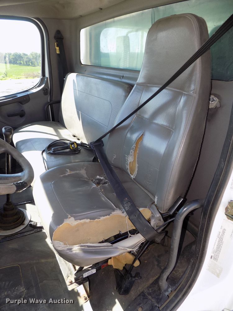 image for item DG2631 2005 Freightliner Business Class M2  dump truck