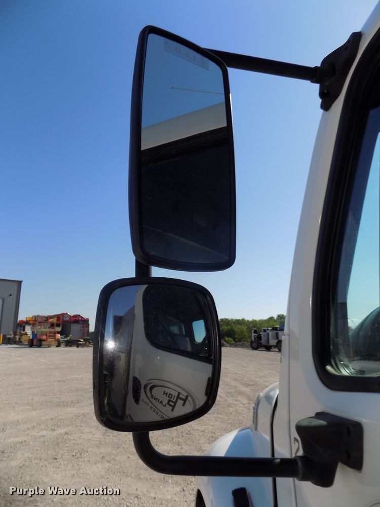 image for item DG2631 2005 Freightliner Business Class M2  dump truck