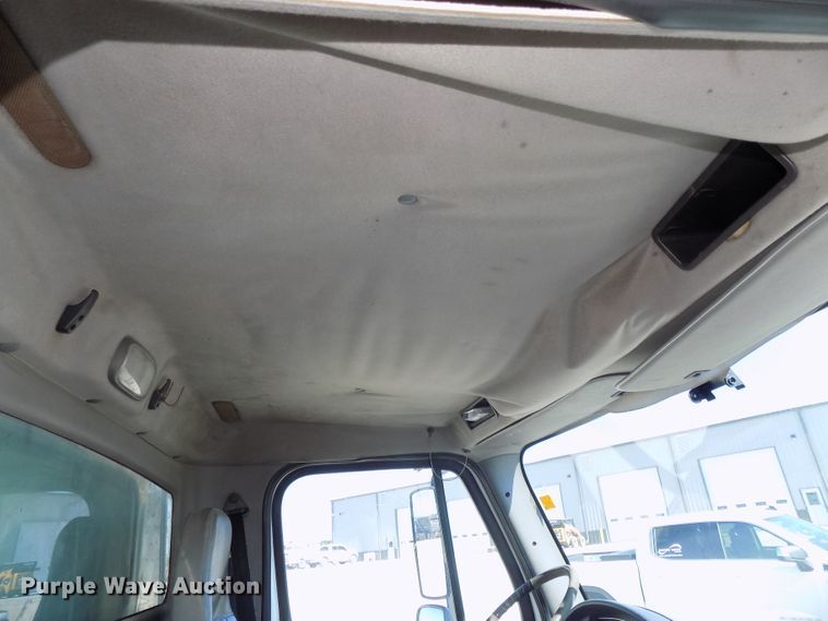 image for item DG2631 2005 Freightliner Business Class M2  dump truck