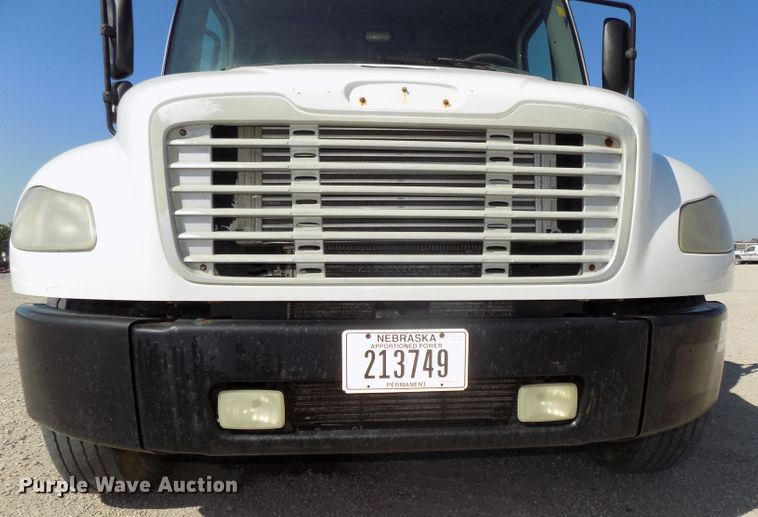 image for item DG2631 2005 Freightliner Business Class M2  dump truck