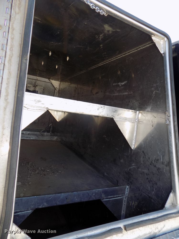 image for item DG2631 2005 Freightliner Business Class M2  dump truck