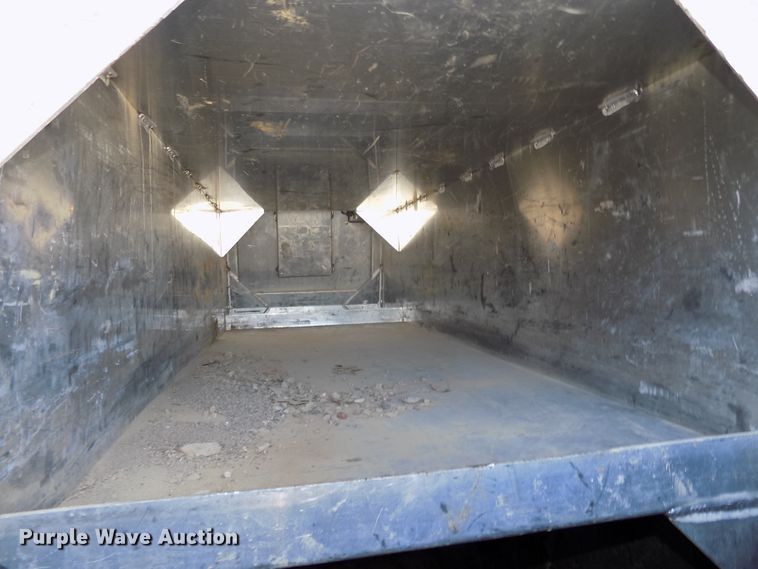 image for item DG2631 2005 Freightliner Business Class M2  dump truck