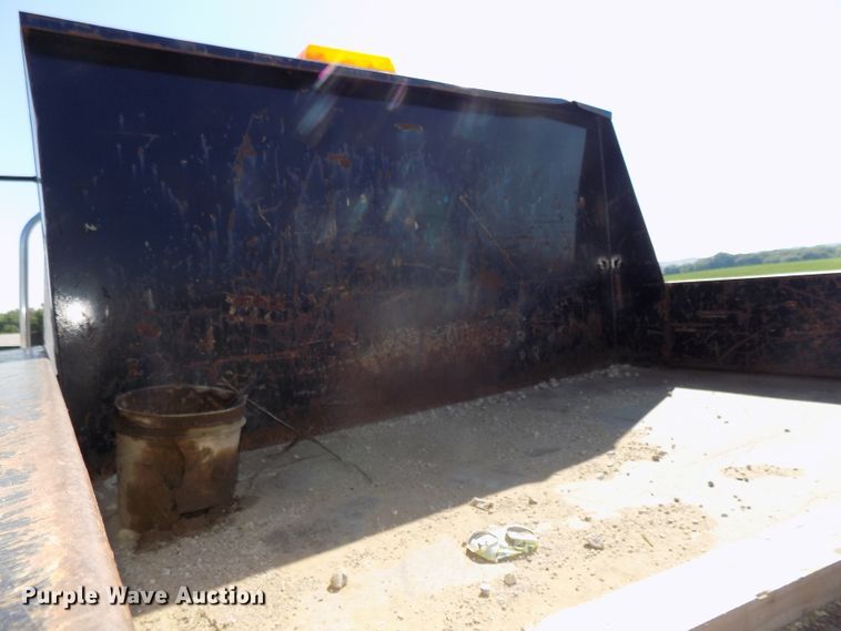 image for item DG2631 2005 Freightliner Business Class M2  dump truck