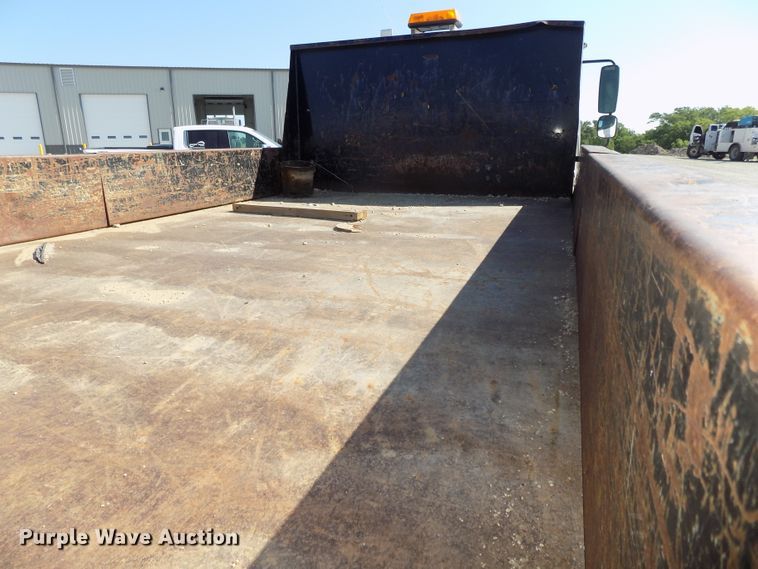 image for item DG2631 2005 Freightliner Business Class M2  dump truck