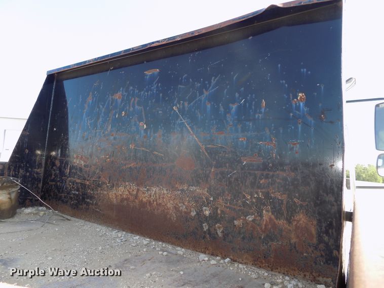 image for item DG2631 2005 Freightliner Business Class M2  dump truck