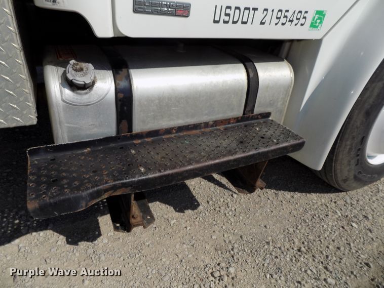 image for item DG2631 2005 Freightliner Business Class M2  dump truck