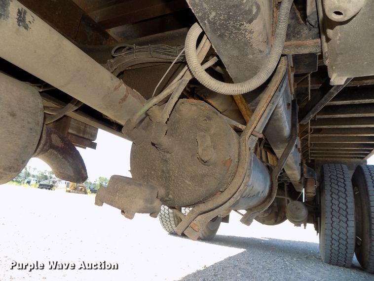 image for item DG2631 2005 Freightliner Business Class M2  dump truck