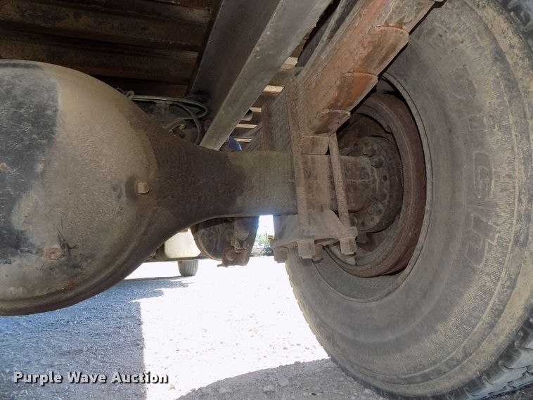 image for item DG2631 2005 Freightliner Business Class M2  dump truck