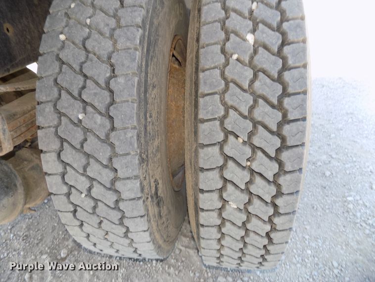 image for item DG2631 2005 Freightliner Business Class M2  dump truck