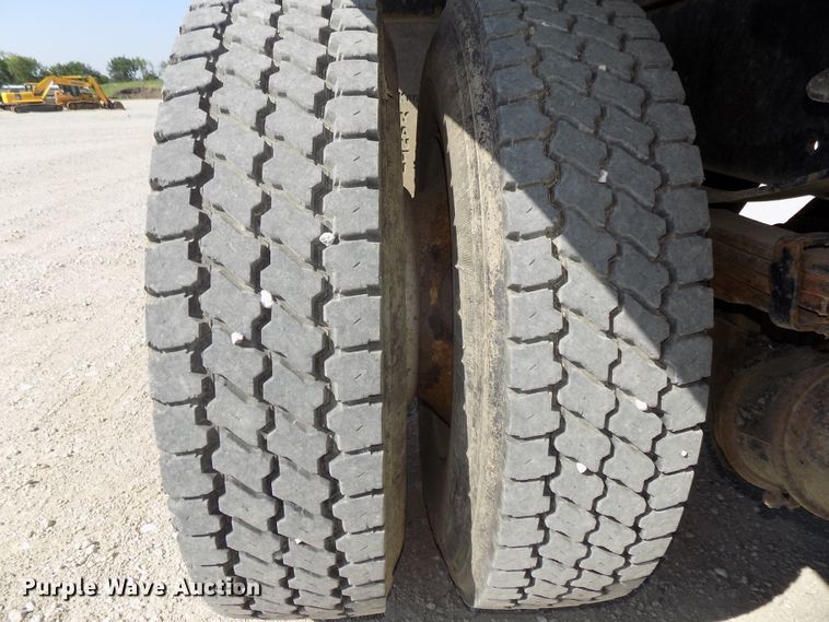 image for item DG2631 2005 Freightliner Business Class M2  dump truck