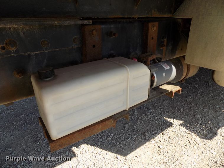 image for item DG2631 2005 Freightliner Business Class M2  dump truck