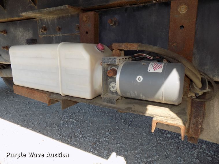 image for item DG2631 2005 Freightliner Business Class M2  dump truck