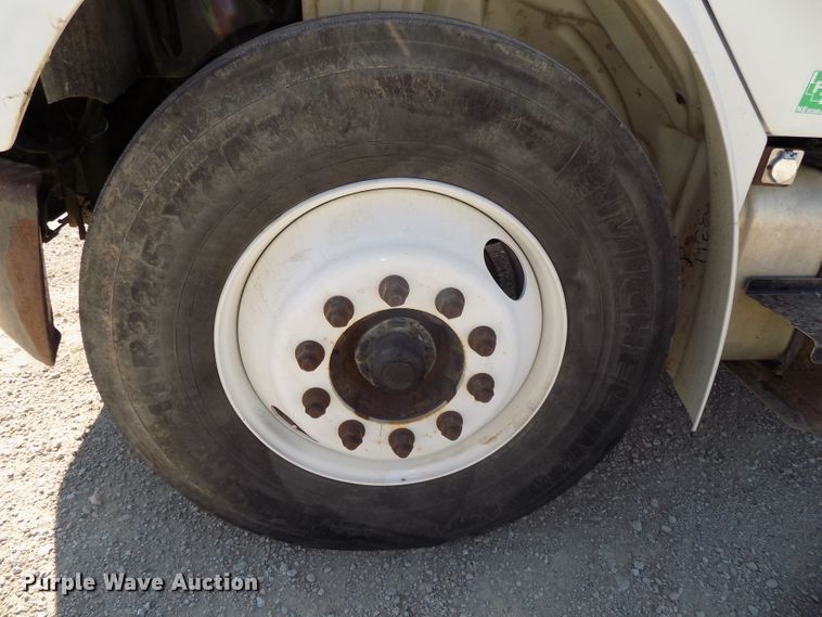 image for item DG2631 2005 Freightliner Business Class M2  dump truck