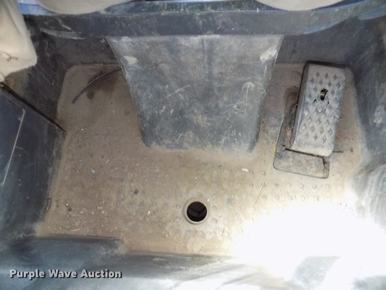 image for item DG2633 2012 John Deere 323DT  tracked skid steer loader