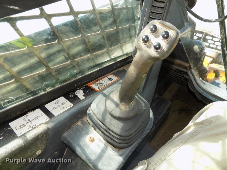 image for item DG2633 2012 John Deere 323DT  tracked skid steer loader