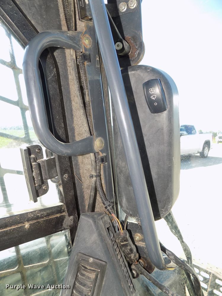 image for item DG2633 2012 John Deere 323DT  tracked skid steer loader