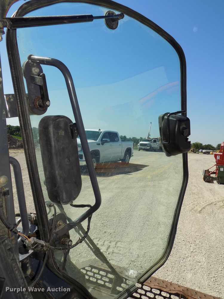 image for item DG2633 2012 John Deere 323DT  tracked skid steer loader