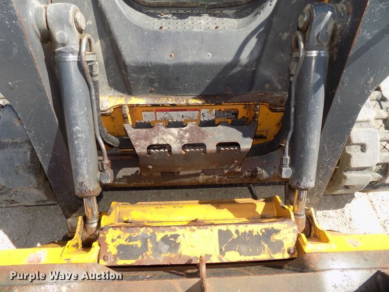 image for item DG2633 2012 John Deere 323DT  tracked skid steer loader