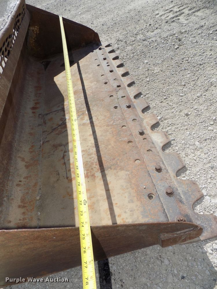 image for item DG2633 2012 John Deere 323DT  tracked skid steer loader